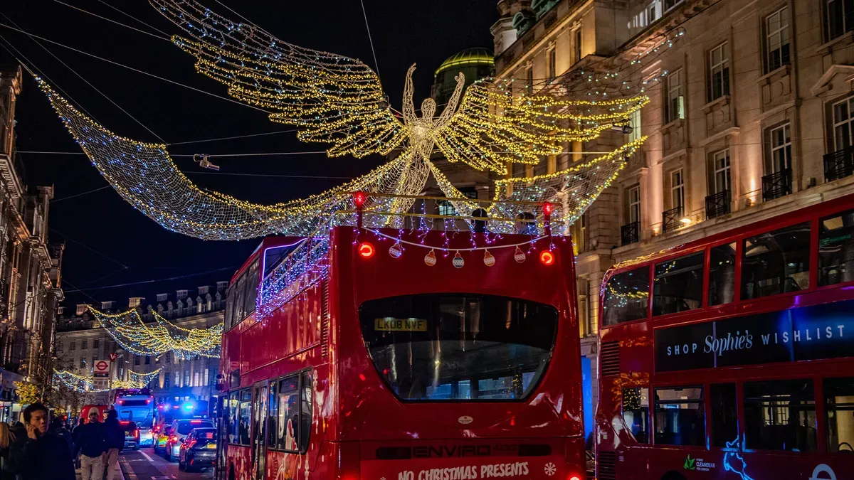 Capturing the Christmas Spirit with OOH Advertising through London Buses