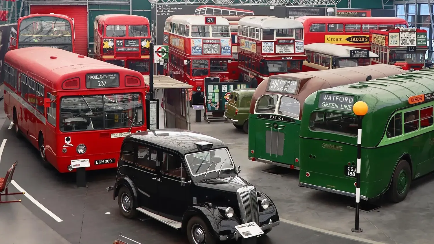 All Aboard! Enjoy Free Vintage Bus Journeys on London's Route 19