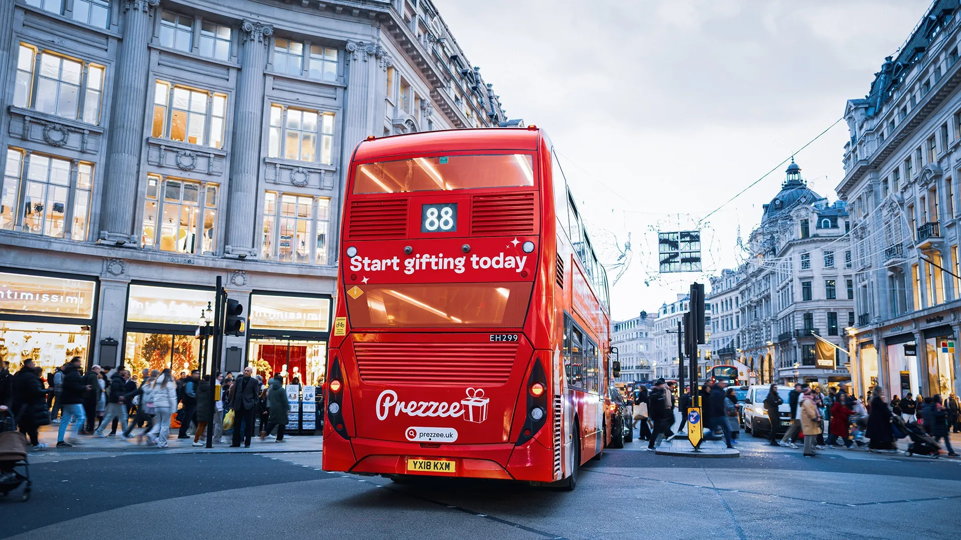 Prezzee uses a London bus Rear Advert to promite their seasonal messaging along Regent Street