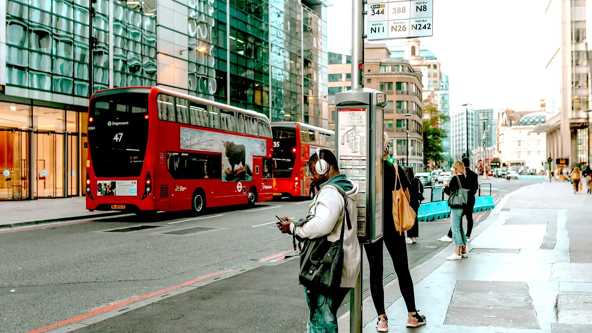 How to Advertise on London Buses: A Comprehensive Guide